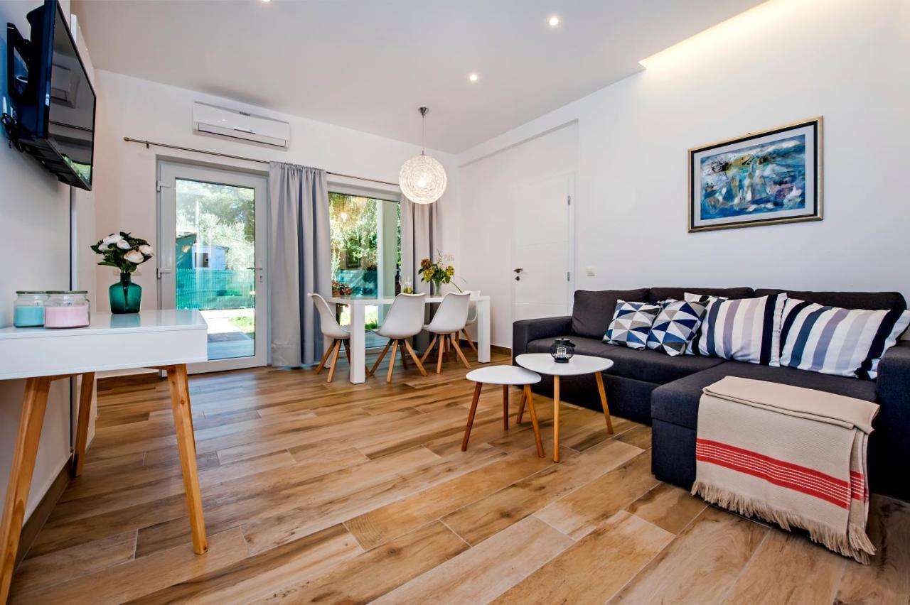 Apartmani Brajkovic โรวีน ภายนอก รูปภาพ