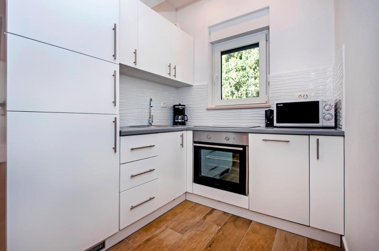 Apartmani Brajkovic โรวีน ภายนอก รูปภาพ