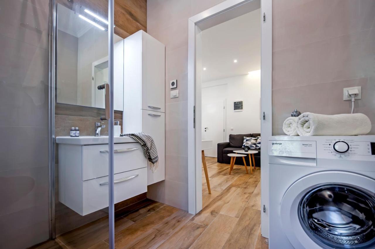 Apartmani Brajkovic โรวีน ภายนอก รูปภาพ