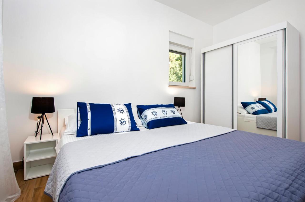 Apartmani Brajkovic โรวีน ภายนอก รูปภาพ