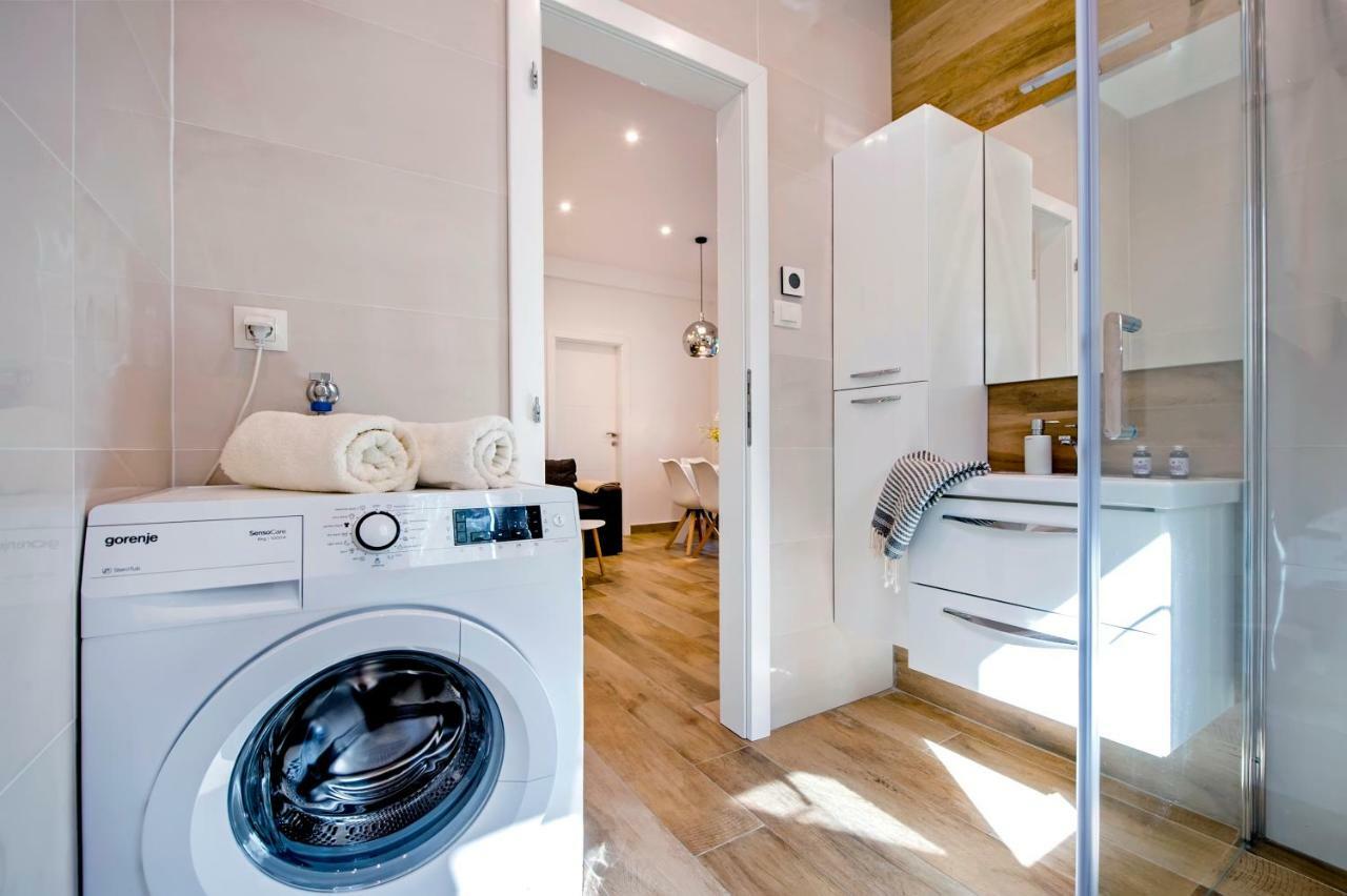 Apartmani Brajkovic โรวีน ภายนอก รูปภาพ