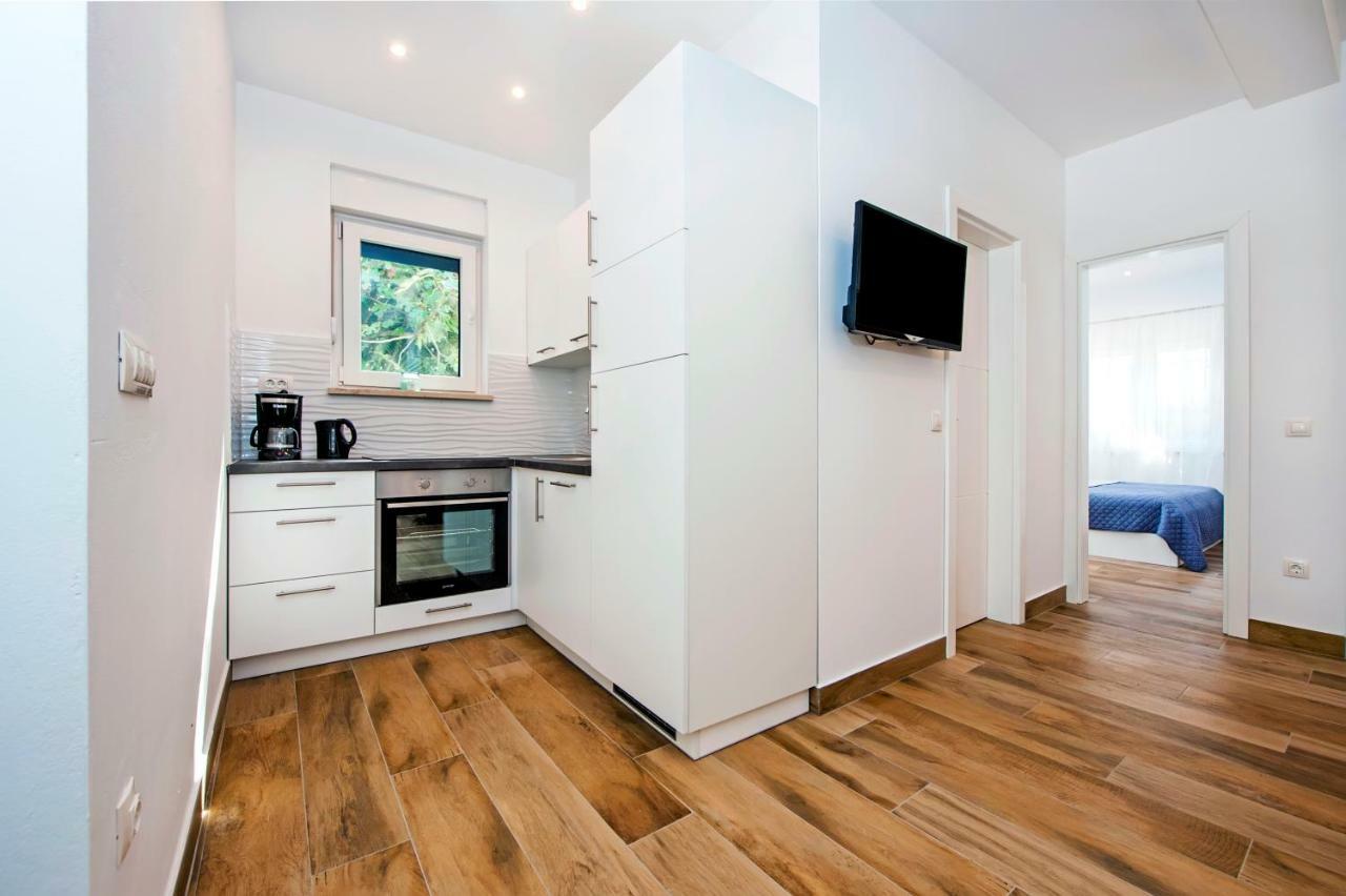 Apartmani Brajkovic โรวีน ภายนอก รูปภาพ
