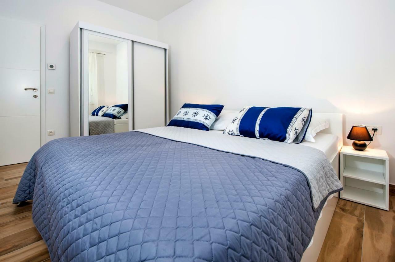 Apartmani Brajkovic โรวีน ภายนอก รูปภาพ