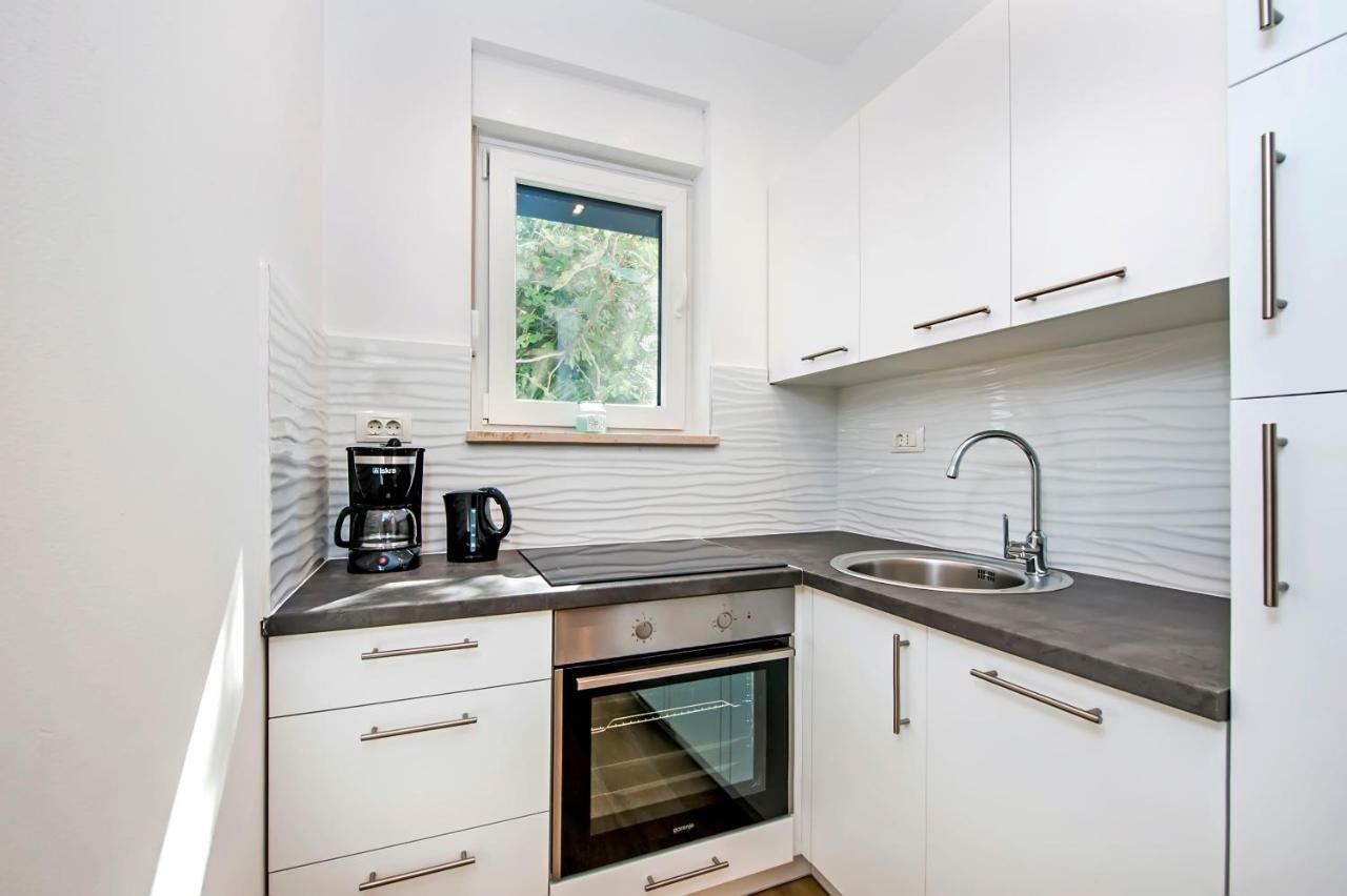 Apartmani Brajkovic โรวีน ภายนอก รูปภาพ