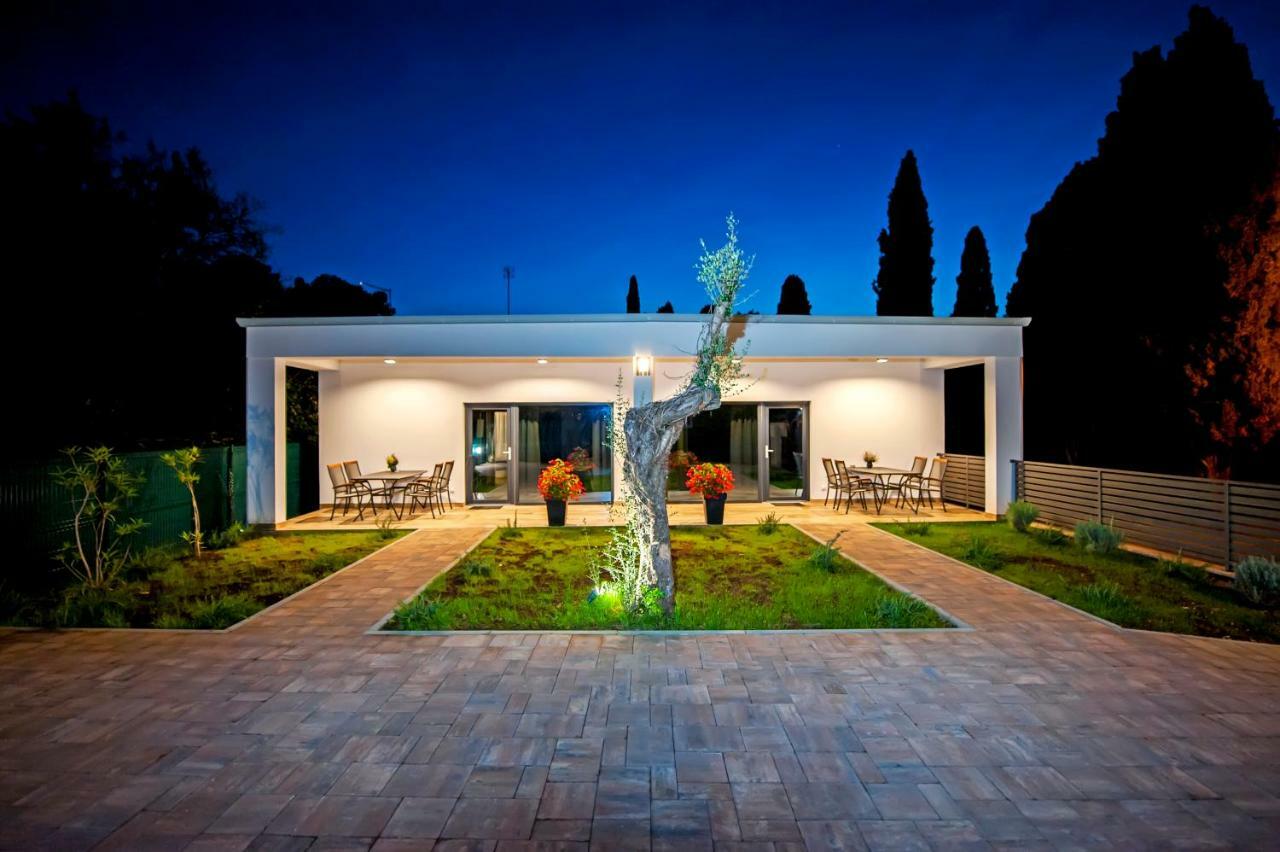 Apartmani Brajkovic โรวีน ภายนอก รูปภาพ