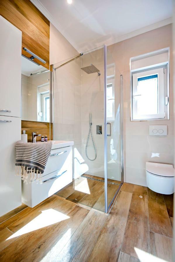 Apartmani Brajkovic โรวีน ภายนอก รูปภาพ