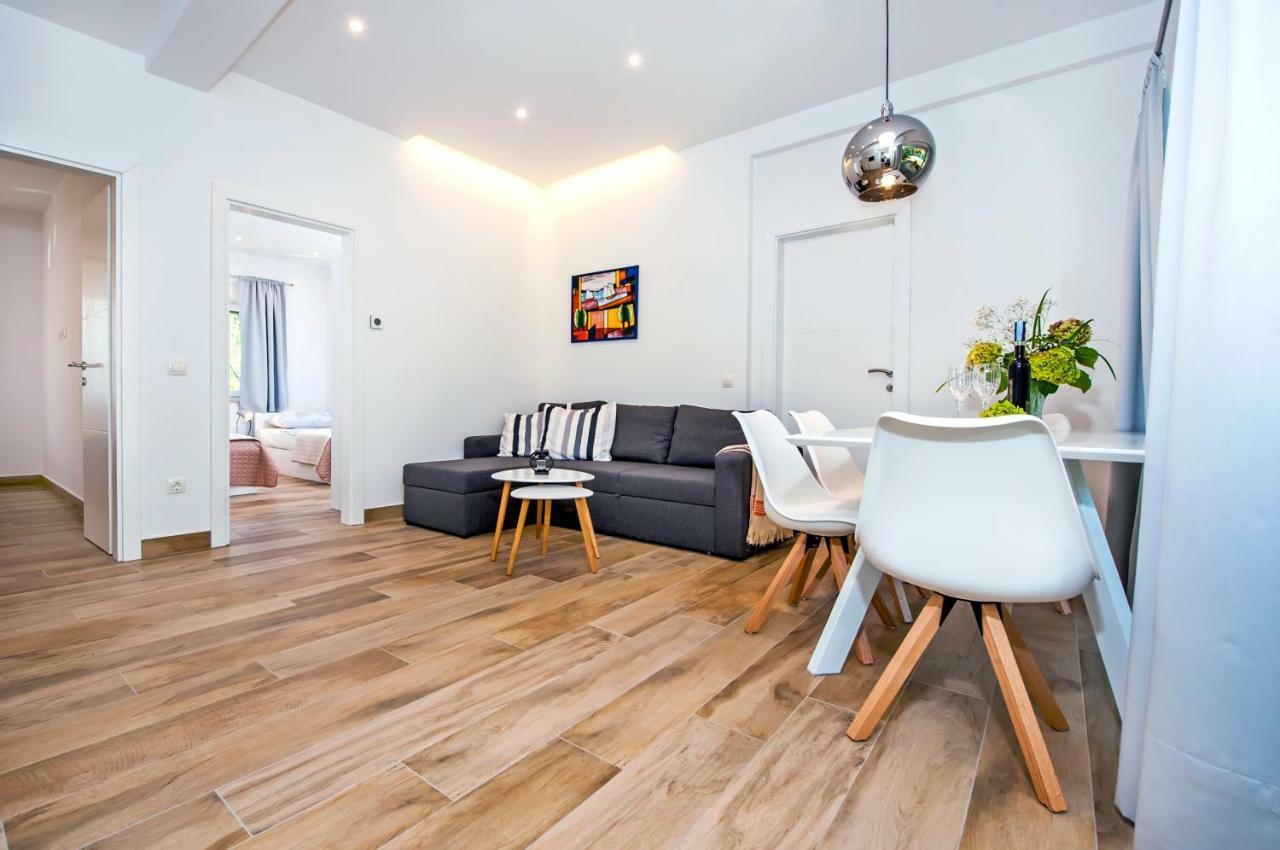 Apartmani Brajkovic โรวีน ภายนอก รูปภาพ