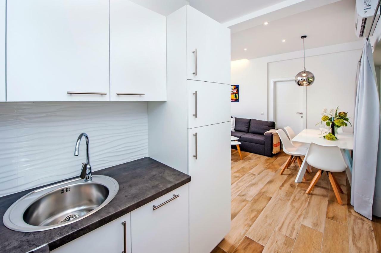 Apartmani Brajkovic โรวีน ภายนอก รูปภาพ