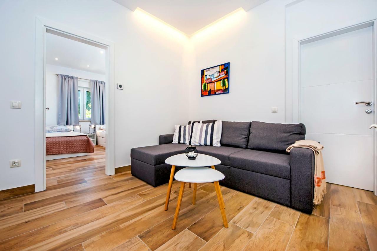 Apartmani Brajkovic โรวีน ภายนอก รูปภาพ